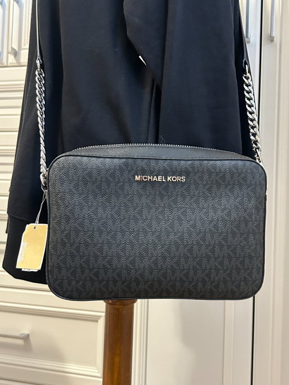 Michael Kors Large East West Crossbody-Black Signature - Picture 9 of 15